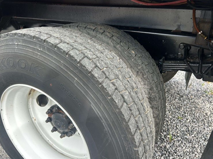 2019-international-durastar-4300-image-25