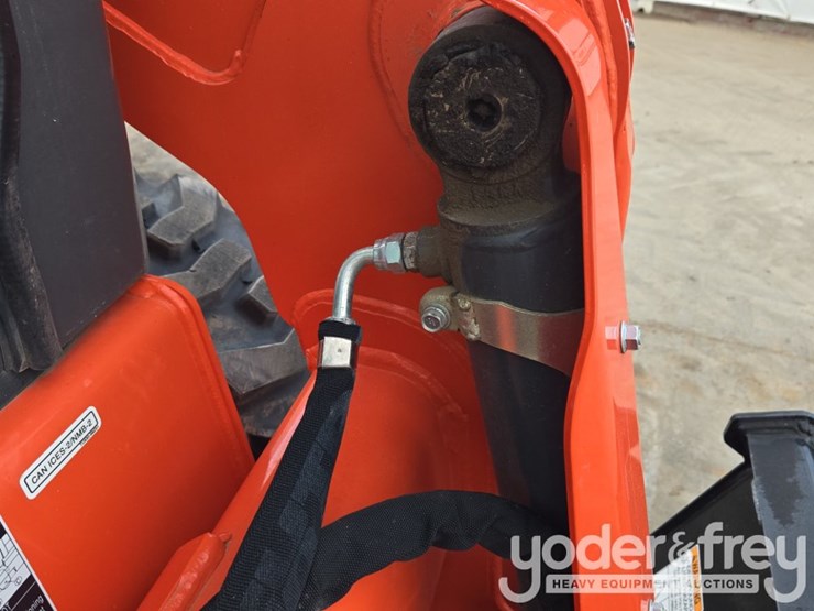 2024-kubota-ssv65-image-17