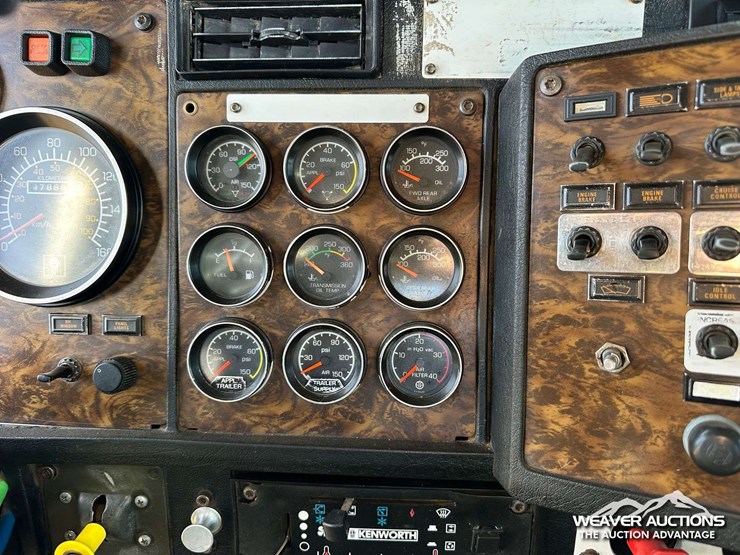 kenworth-t800b-image-20