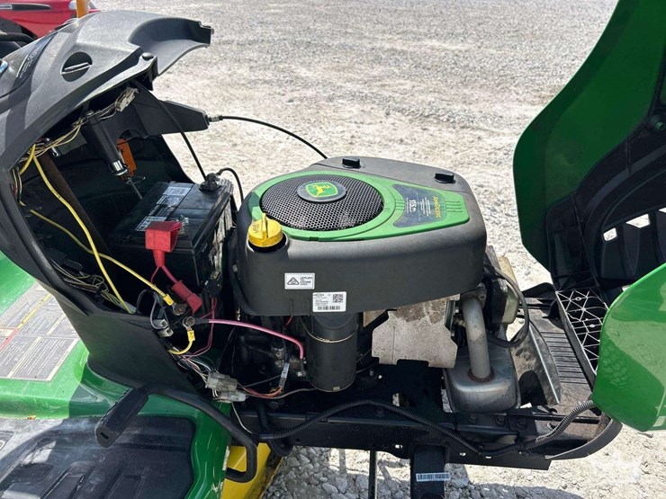 2019-john-deere-e100-42in-riding-mower-image-9