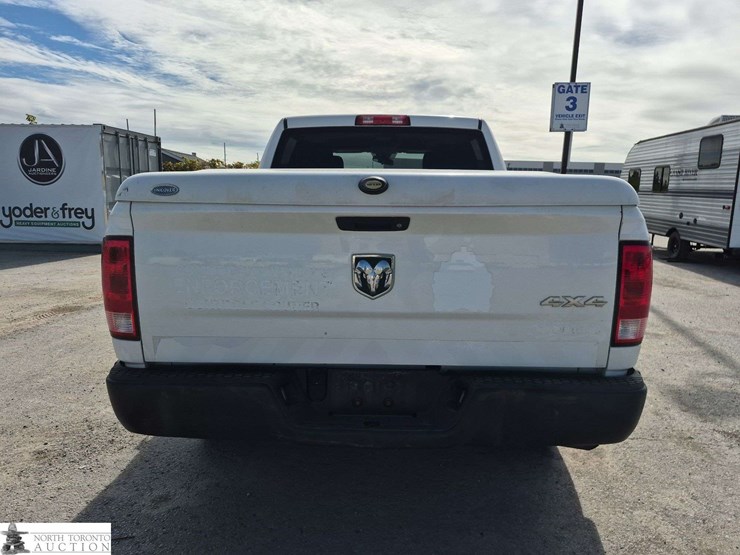 2015-dodge-1500-image-6