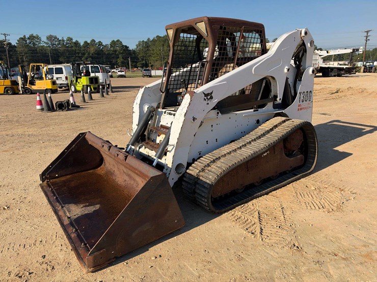 2005-bobcat-t300-image-1