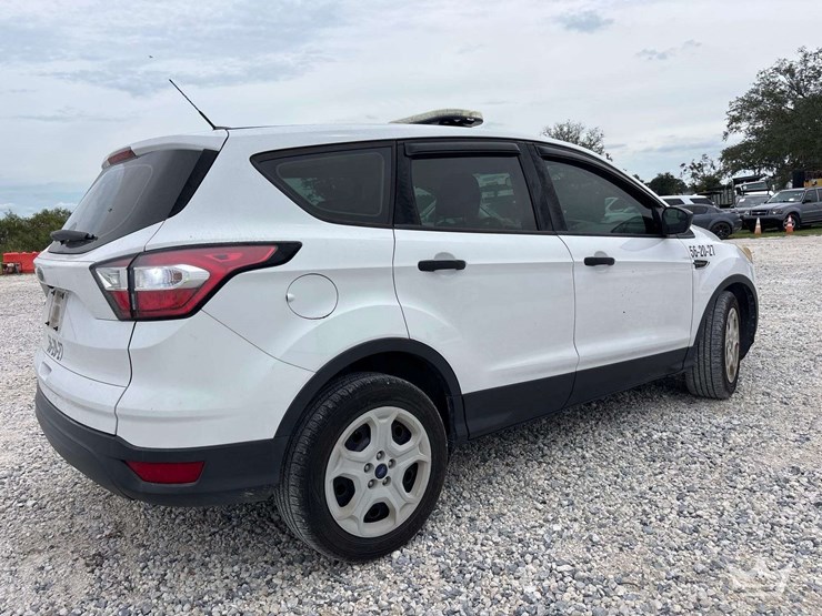 2017-ford-escape-image-3