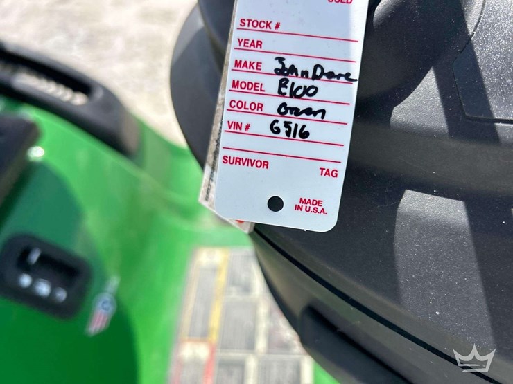 2019-john-deere-e100-42in-riding-mower-image-24