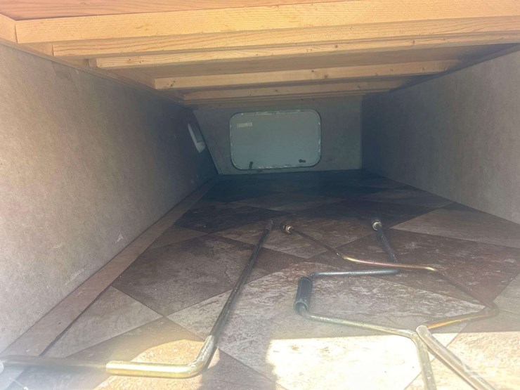 2014-28ft-crossroads-zinger-t/a-travel-trailer-image-7