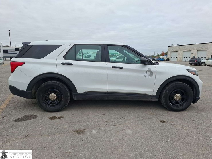 2021-ford-explorer-image-4