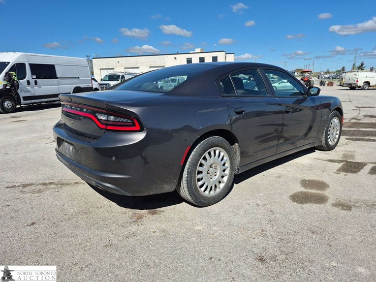 2017-dodge-charger-image-5