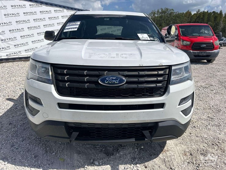 2018-ford-explorer-image-33