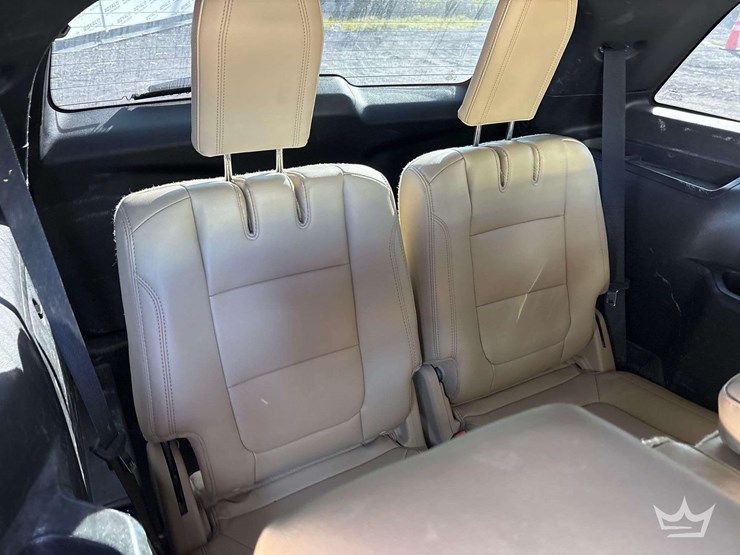 2017-ford-explorer-image-22