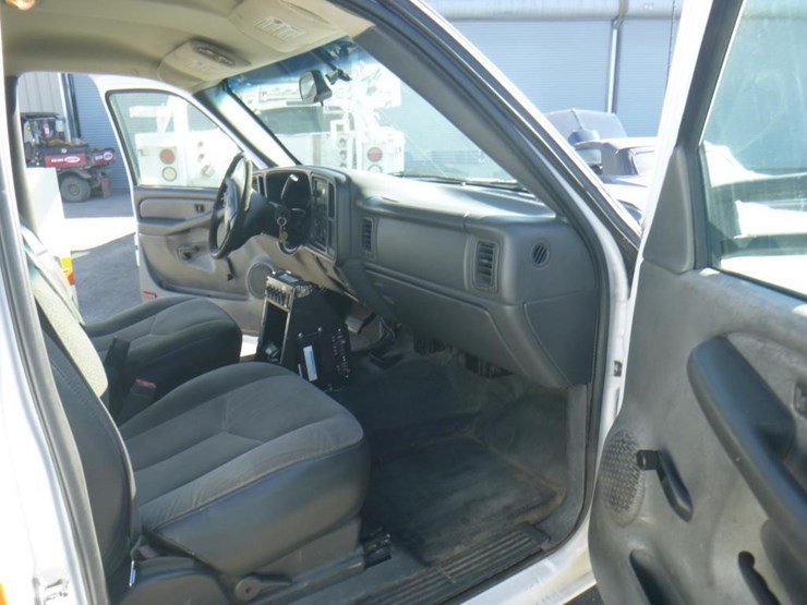 2003-chevrolet-2500hd-image-6