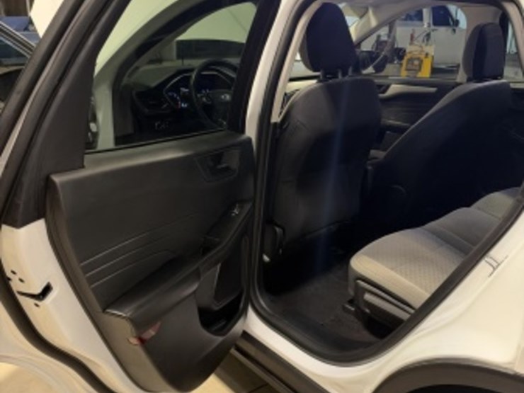 2022-ford-escape-image-26