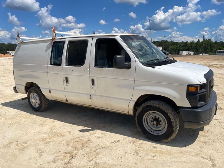 2008-ford-cargo-image-4