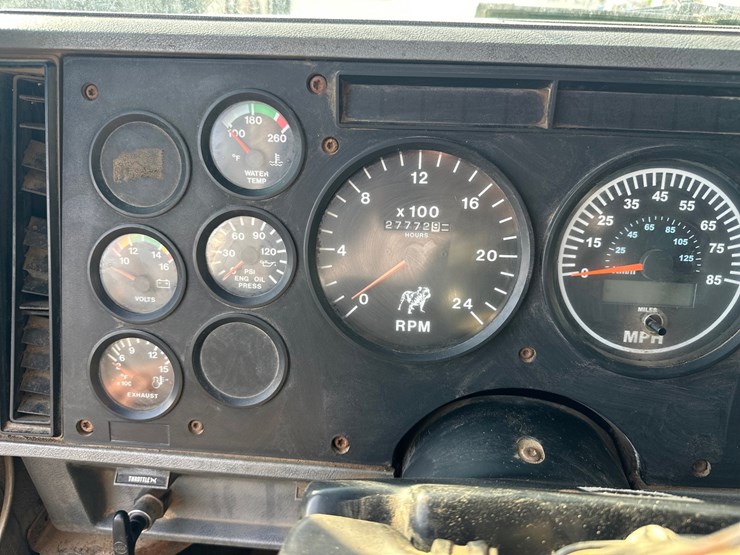 1994-mack-cl713-image-30
