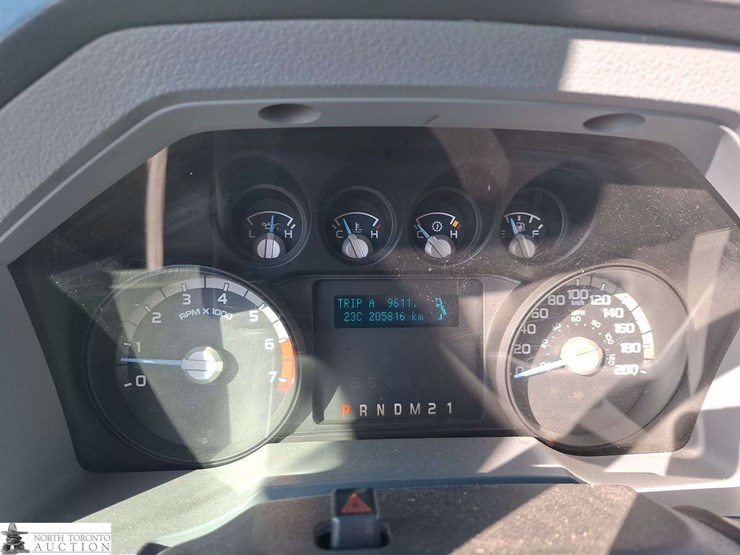 2011-ford-f350-image-11