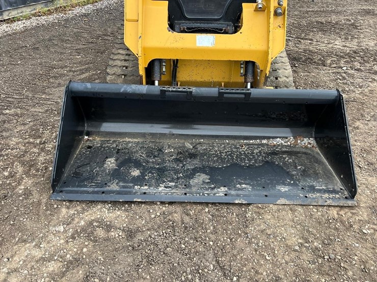 2017-caterpillar-259d-image-10