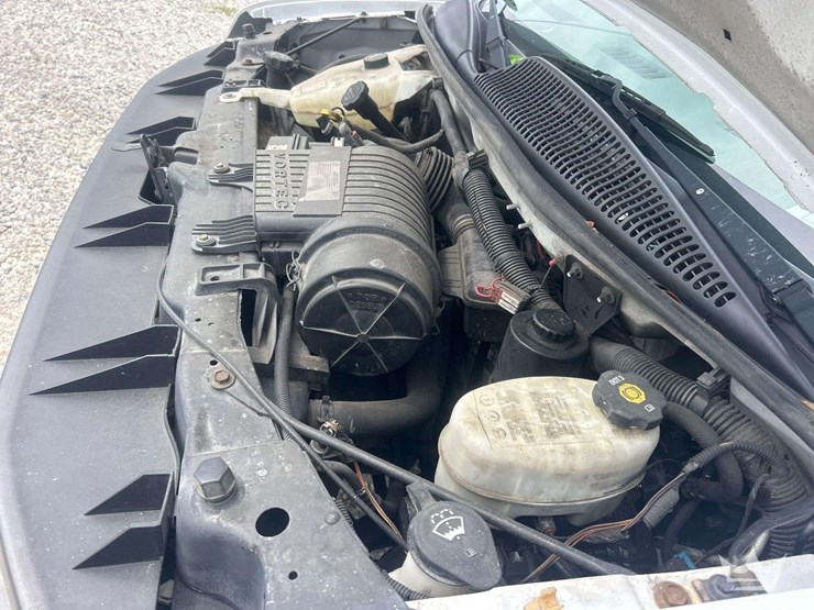 2017-chevrolet-express-g2500-image-7
