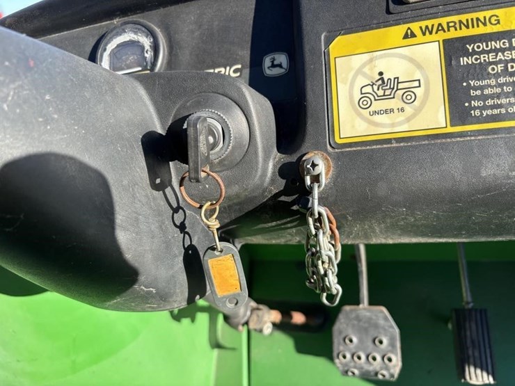 2012-john-deere-gator-image-12