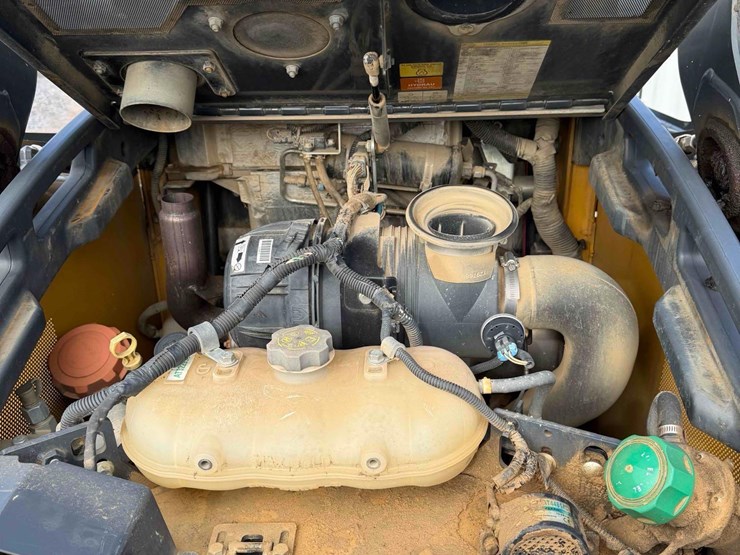 deere-325g-image-15