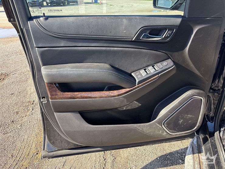 2019-chevrolet-tahoe-image-12