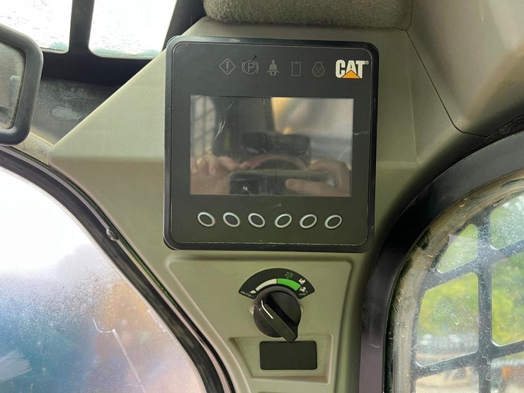 2015-caterpillar-289d-image-16