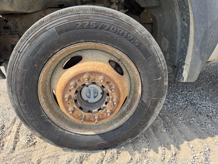 2005-ford-f550-image-83