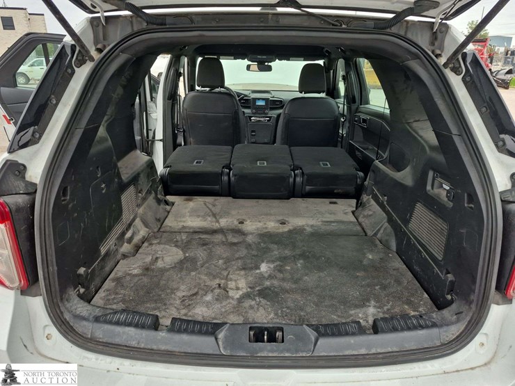 2021-ford-explorer-image-22