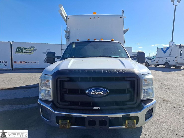 2011-ford-f350-image-2
