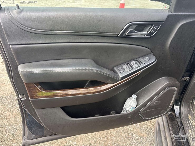 2019-chevrolet-tahoe-image-21