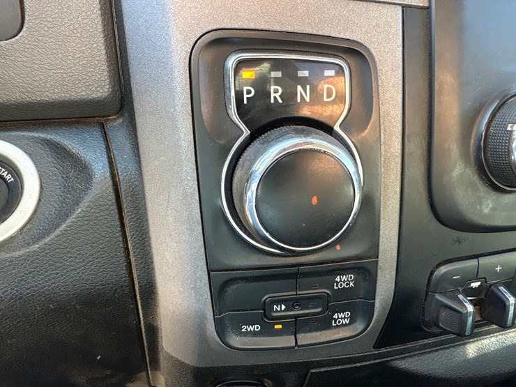 2019-ram-1500-classic-image-54