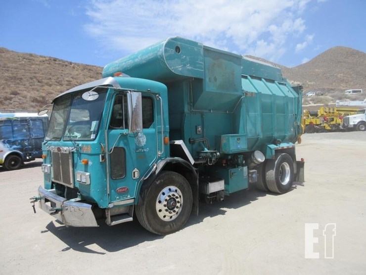 2009-peterbilt-320-image-1
