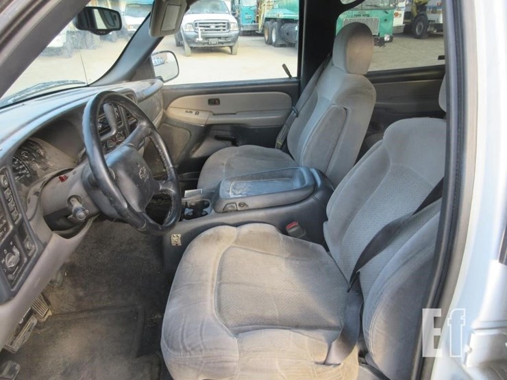 2001-chevrolet-tahoe-image-6