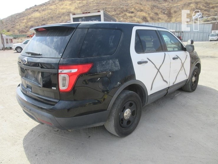 2015-ford-explorer-image-3