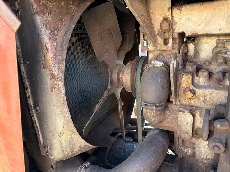 massey-ferguson-1135-image-15