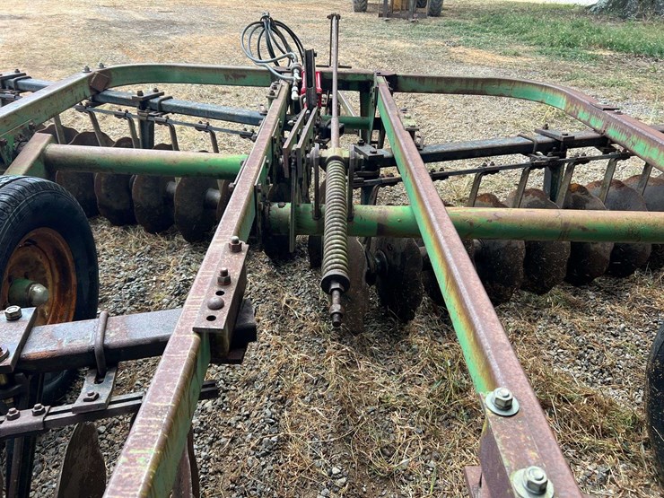john-deere-210-image-29