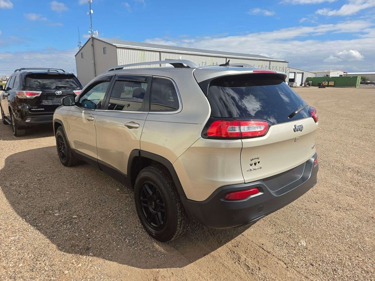2015-jeep-cherokee-image-4