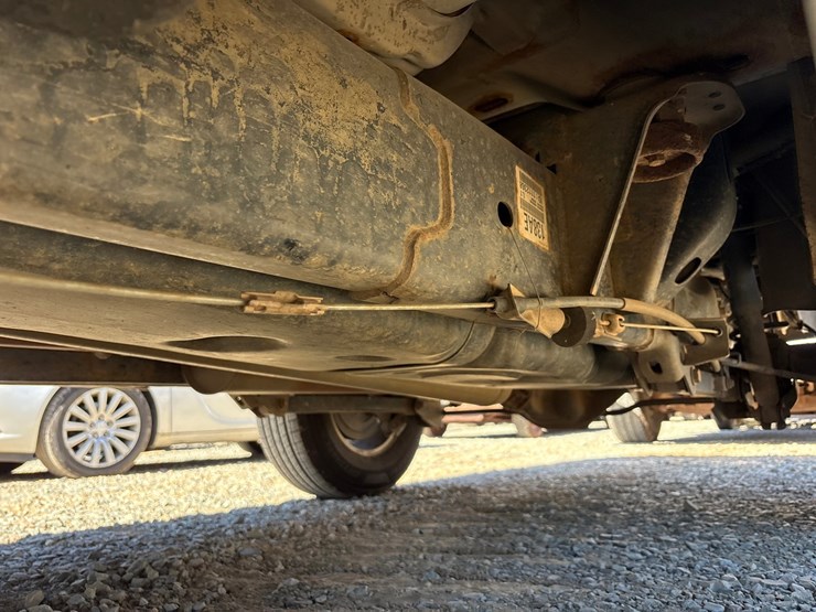 2019-ram-1500-classic-image-64
