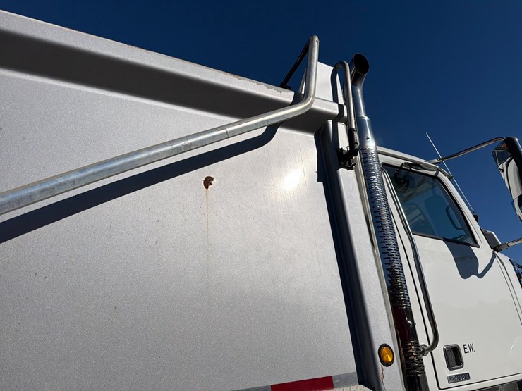 2018-western-star-4700-image-42