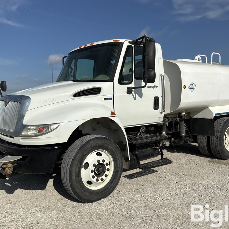 2012 INTERNATIONAL DURASTAR 4400