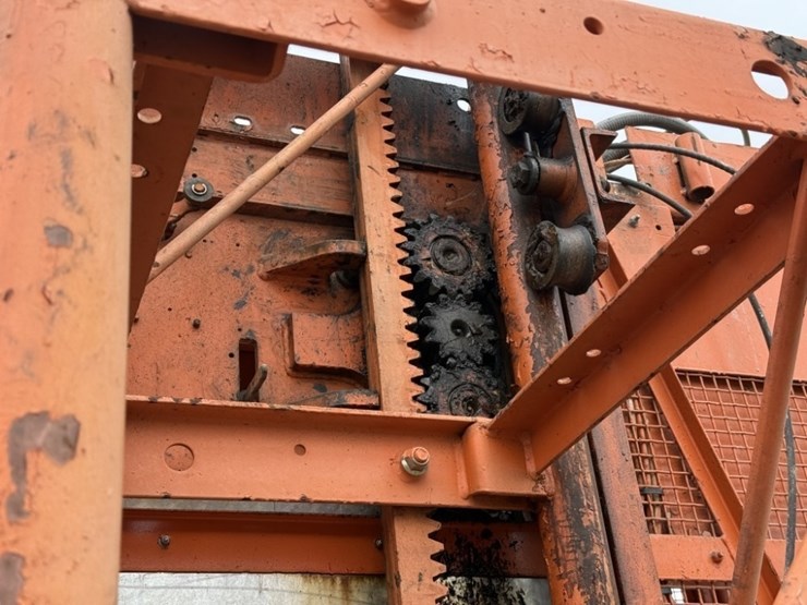 alimak-ab-100'-construction-elevator-image-10
