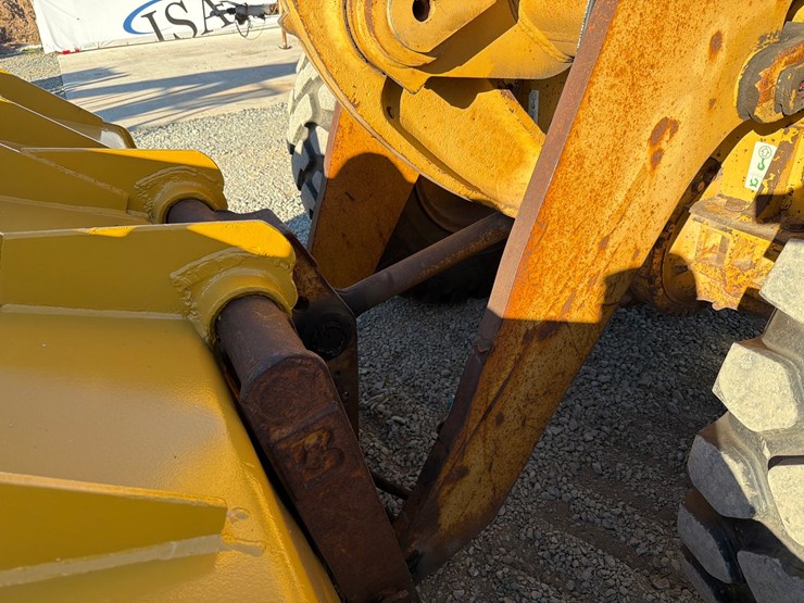 caterpillar-938g-image-14