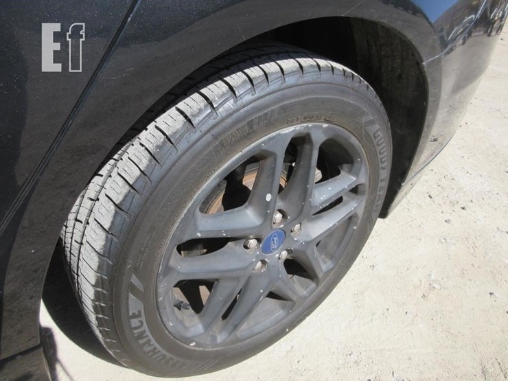 2015-ford-fusion-image-16