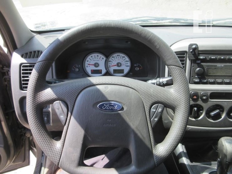2005-ford-escape-xlt-image-8
