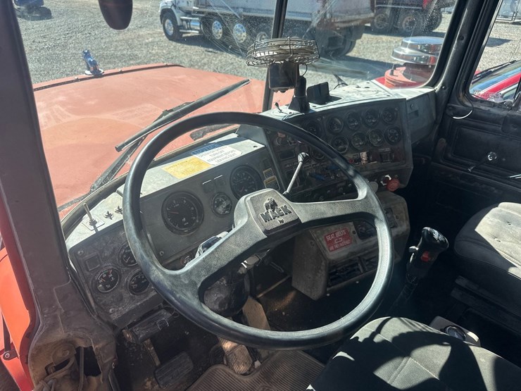 mack-rb688s-image-29