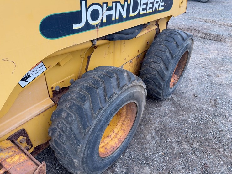 2002-john-deere-250-image-10