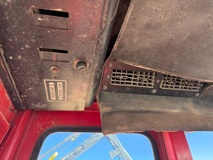 massey-ferguson-1135-image-48