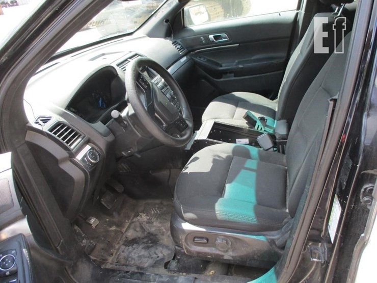 2016-ford-explorer-image-7
