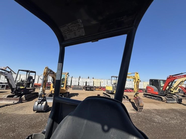 deere-27d-image-35