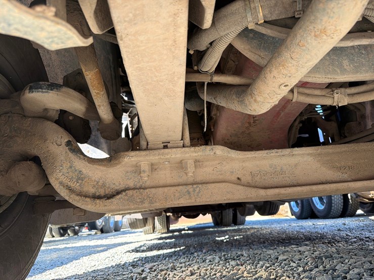 2019-peterbilt-367-image-43