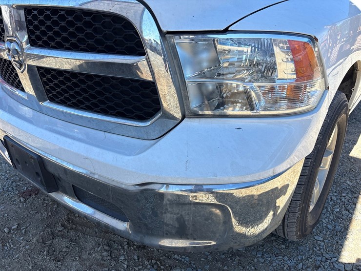 2019-ram-1500-classic-image-9