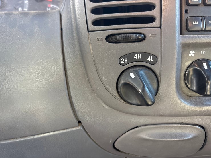 2001-ford-f150-xlt-image-49